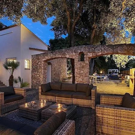 Spectacular Newly Renovated In Pollensa By Renthousing * Port de Pollenca